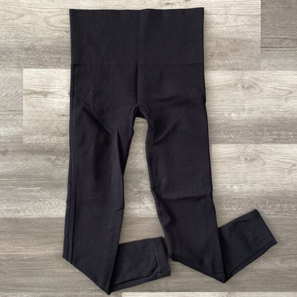SPANX Pique Knit Textured 26" Legging Womens Medium Black High Waist Side Trim - Picture 1 of 10